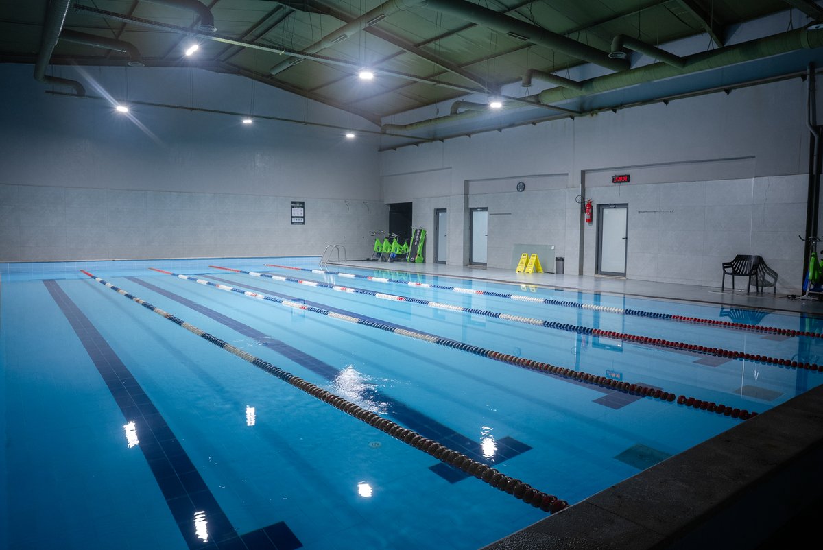 Piscine semi-olympique MegaFit